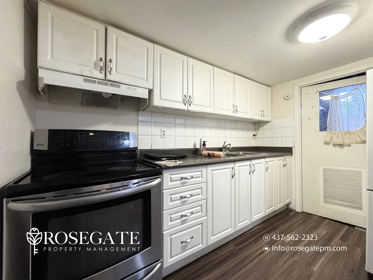 14 Holywell Drive Toronto — Photo 3