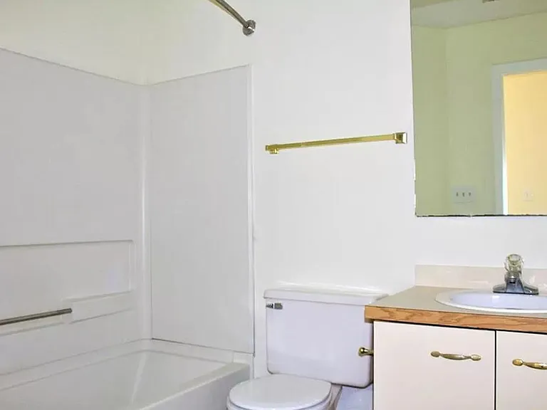 978 Stewarts Creek Dr #9 — Photo 11