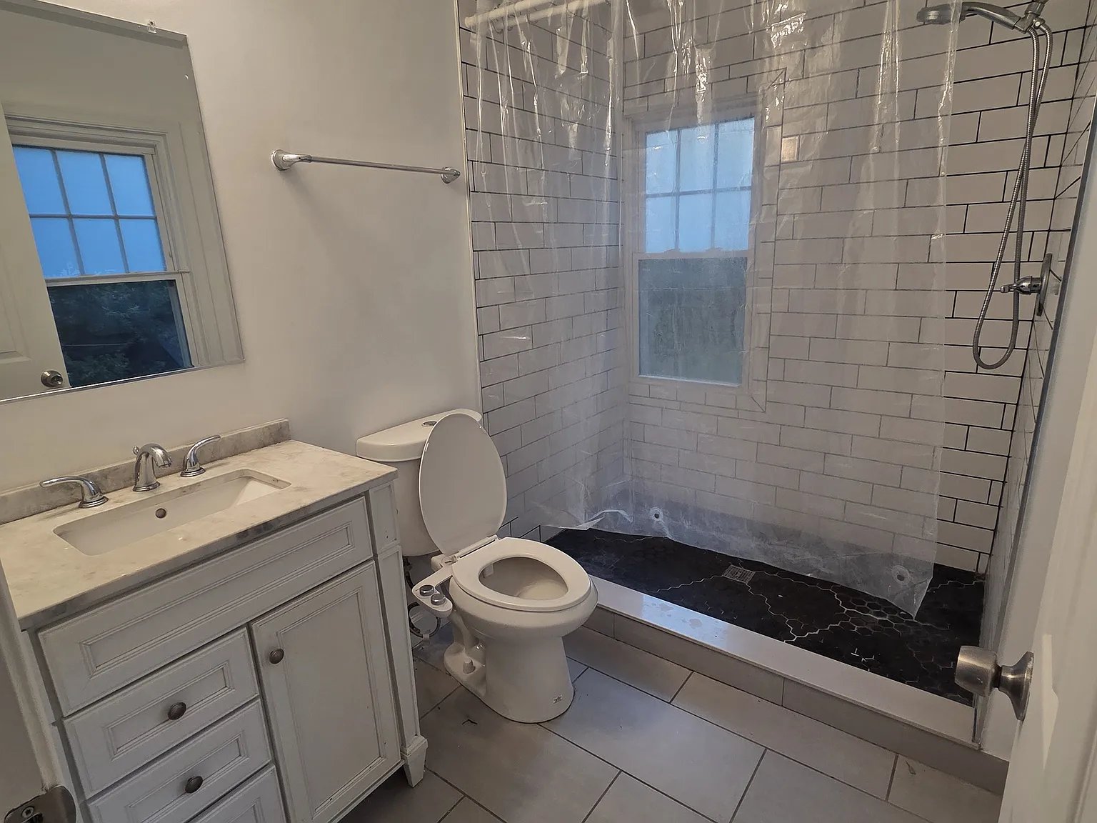 4 bed, 2.5 bath, 2905 sqft, $2,600 — Photo 3