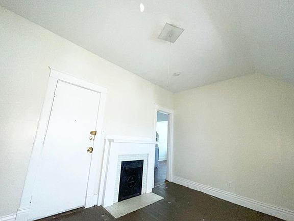 2nd image of 1646 Beechwood Ave #6