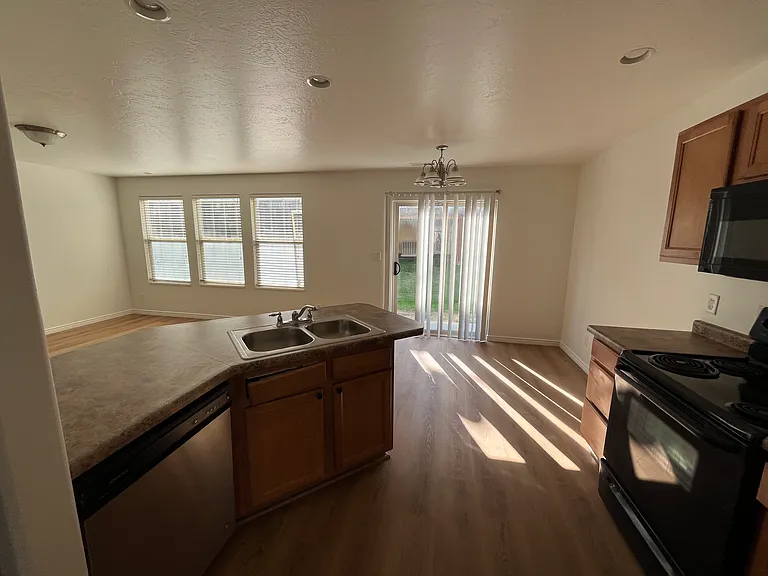 1282 Lily Pad Dr — Photo 5
