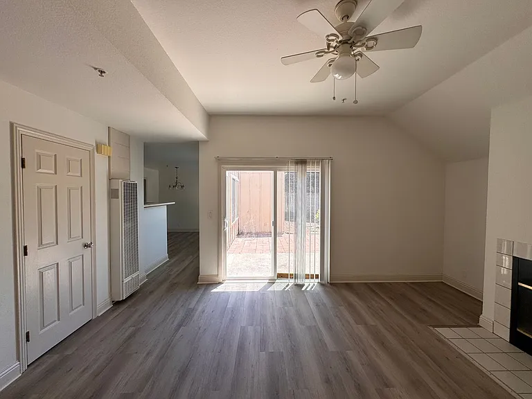 2056 Santa Rita St — Photo 3
