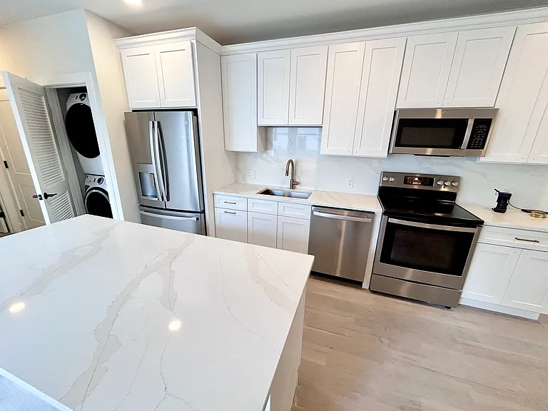 120 Emerson St #2 — Photo 14