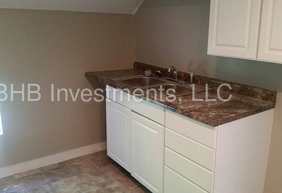 5th image of 3512 Nowland Ave #A