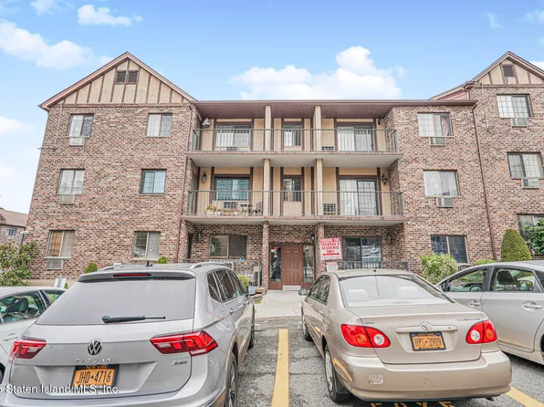 30 Donna Ct APT 6, Staten Island, NY 10314