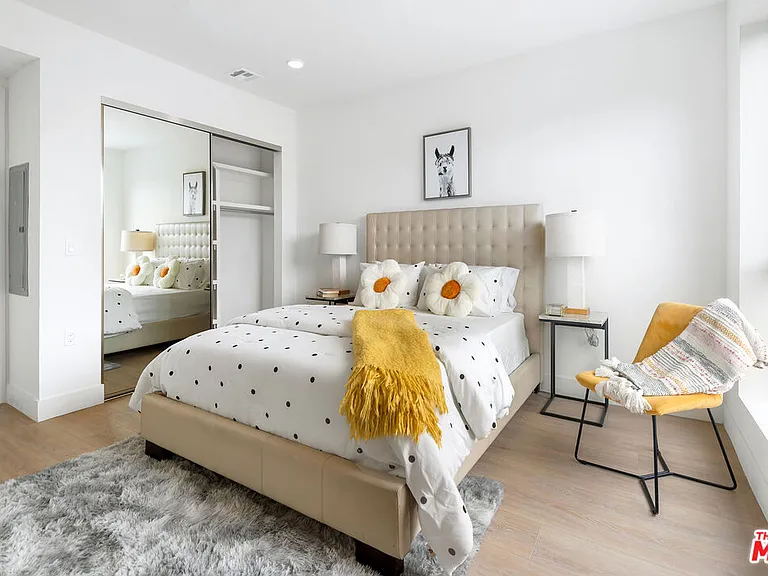 3659 1/2 Regal Pl — Photo 25