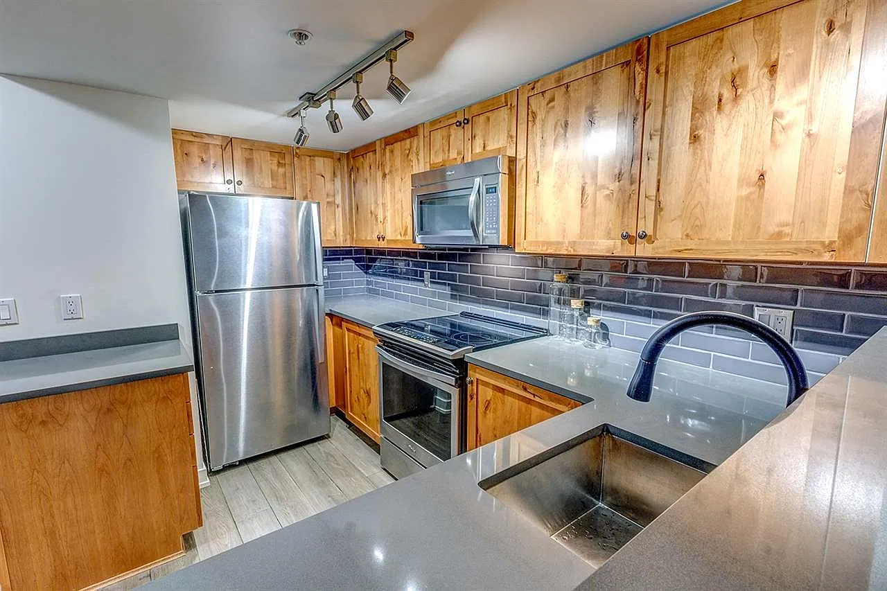 2 bed, 870 sqft, $4,000 — Photo 3
