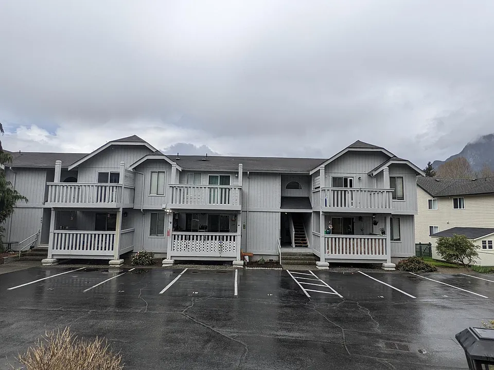 449 Main Ave S #20