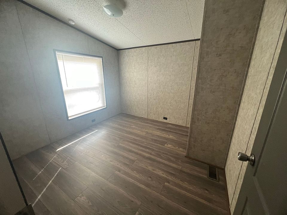 1st image of 310 Hester Ave #25