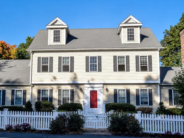 104 Union St, Natick, MA 01760