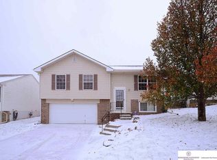 7861 Mary St, Omaha, NE 68122