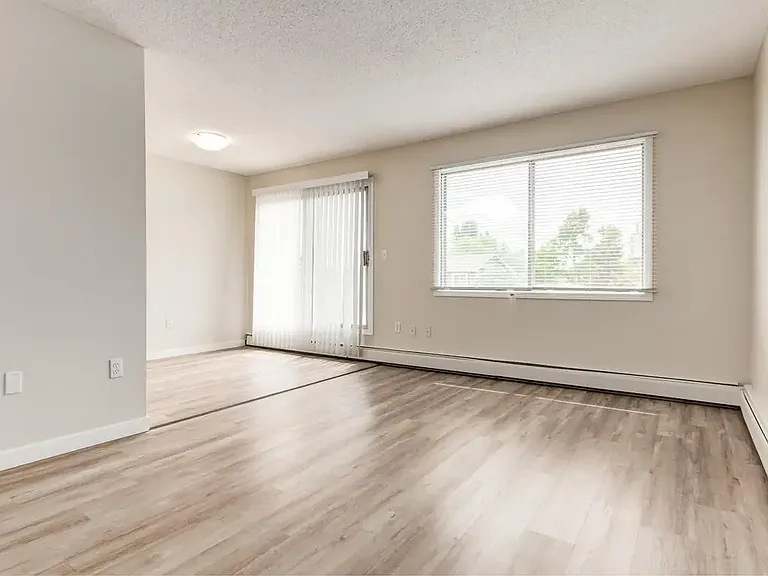 4607 56th Ave #102 — Photo 11
