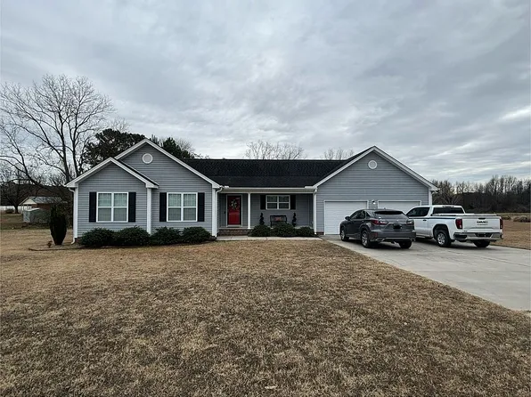 129 Northgate Ln, Clinton, NC 28328