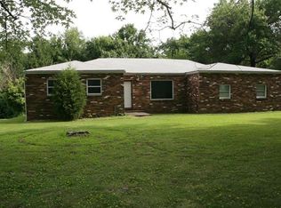 309 Bauer Ln, Maryville, IL