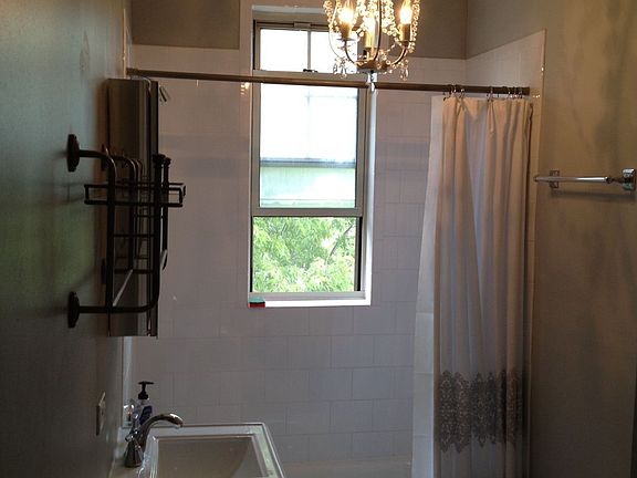 2nd image of 207 Chicago Ave APT 3