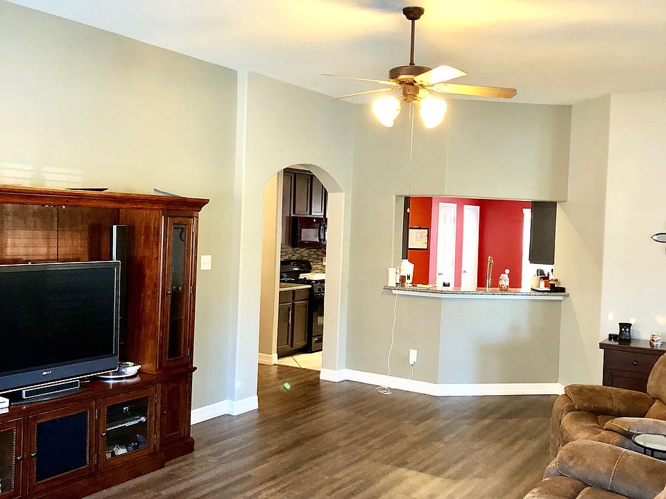 2nd image of 3712 Mahogany Trl
