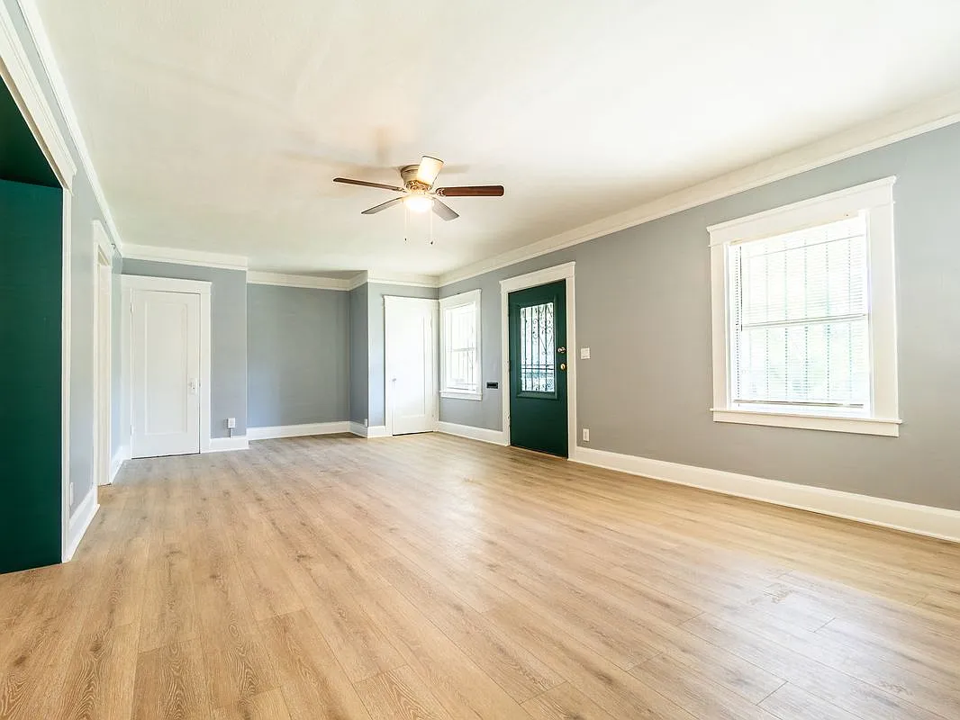 2 bed, 1.0 bath, 1568 sqft, $2,900 — Photo 2