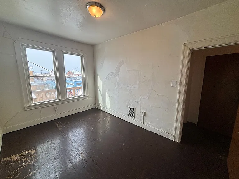 2226 Woodstock Ave #2 — Photo 14