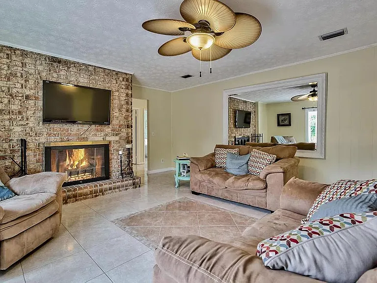 219 Foxridge Rd — Photo 17