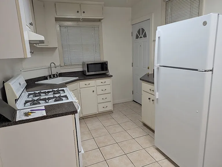 2119 I St #5 — Photo 3