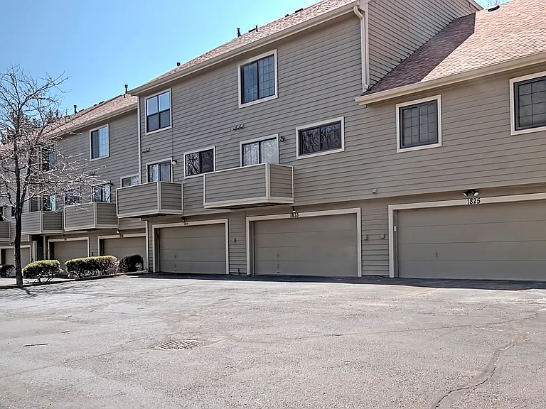 1825 Lorraine St — Photo 12