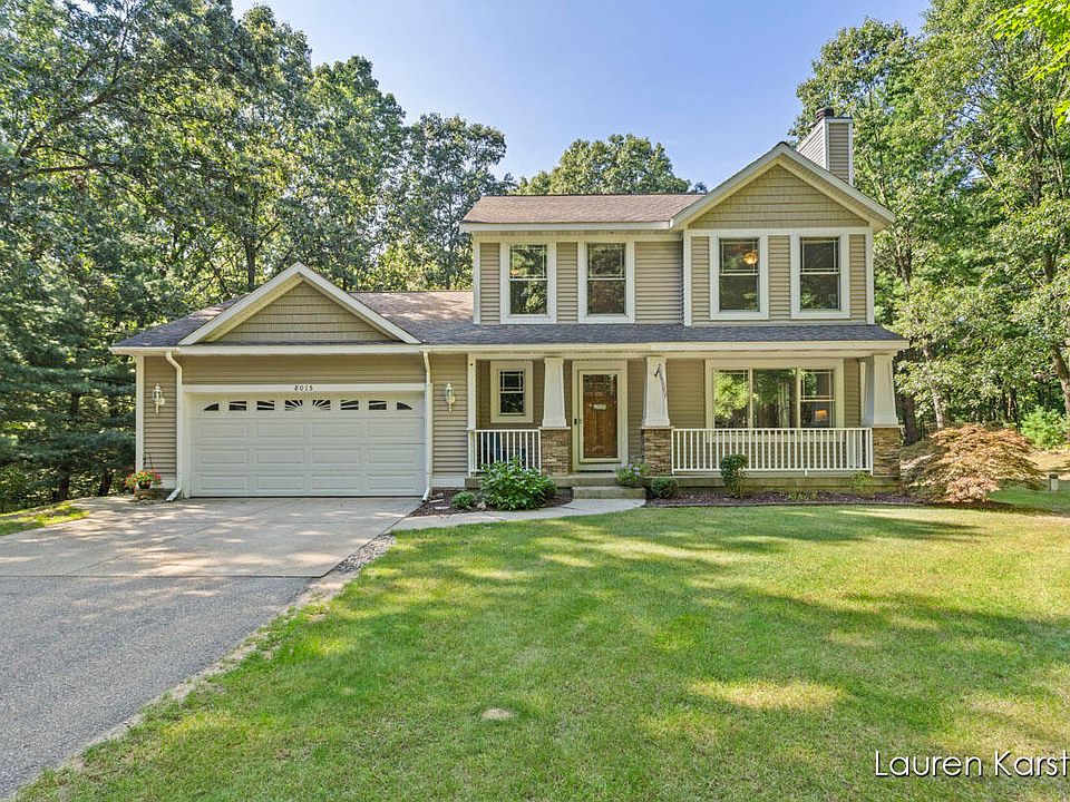 1st image of 8015 Courtland Dr NE