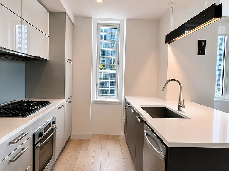 22 N 6th St #6C — Photo 6