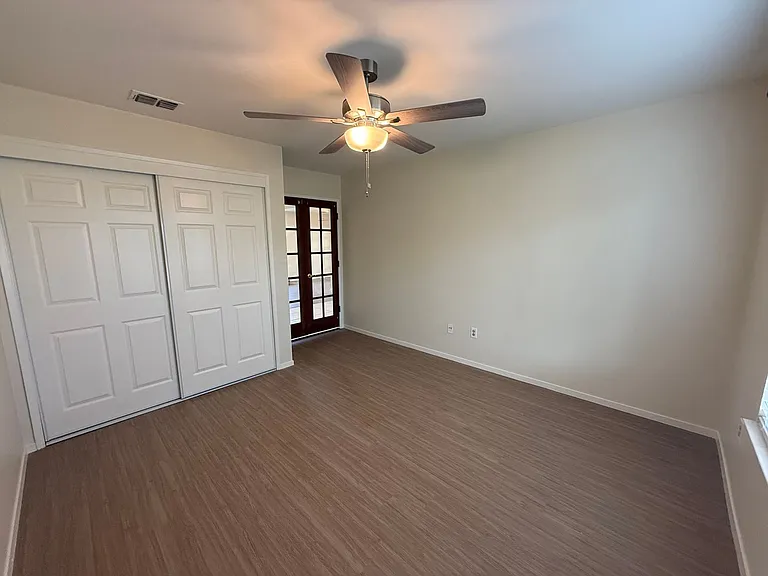 5801 Baywood St — Photo 8