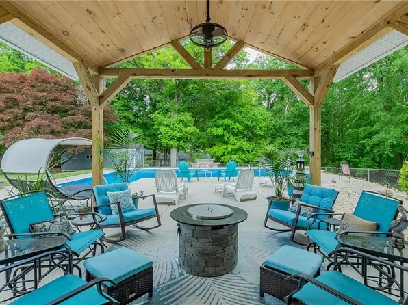 3845 Ranchwood Dr, Clemmons, NC 27012