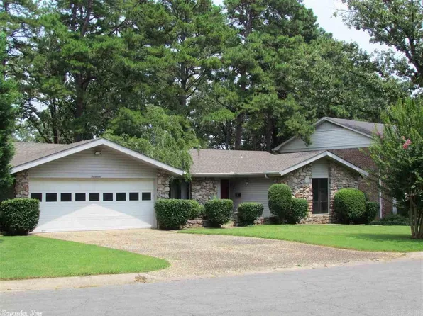 17 Colony Rd, Little Rock, AR 72227