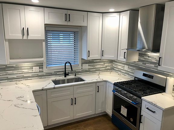 2nd image of 8556 W Carmen Ave
