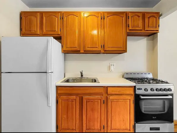 1797 Lex Avenue image 1 of 7