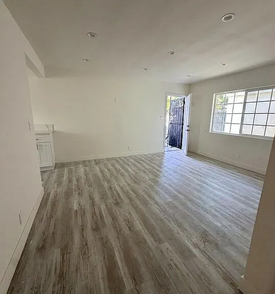 10218 Darby Ave #3 — Photo 6