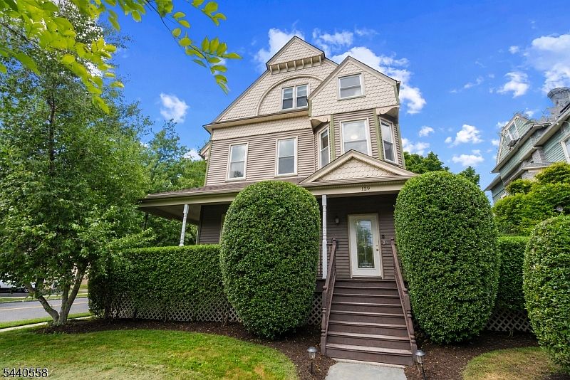 1st image of 129 Claremont Ave #2