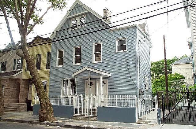 2nd image of 122 Garside St