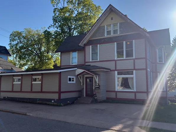 115 Oak St, Ishpeming, MI 49849