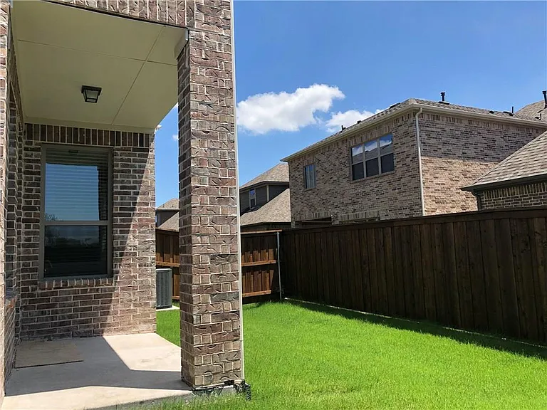 4592 Titus Cir — Photo 13