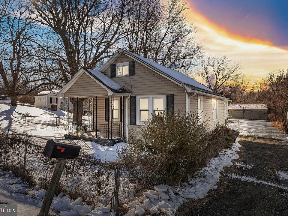 1st image of 9 Kelley Rd