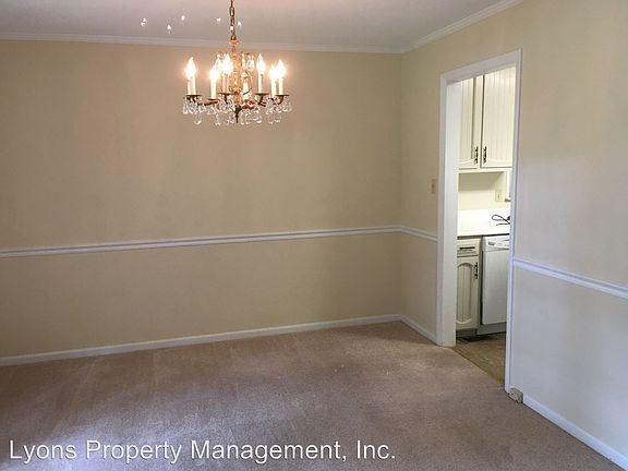 5th image of 2118 Lakeshore Dr