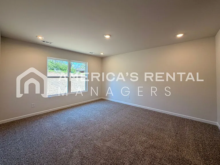 9908 Sequoyah Cove Dr SE — Photo 26