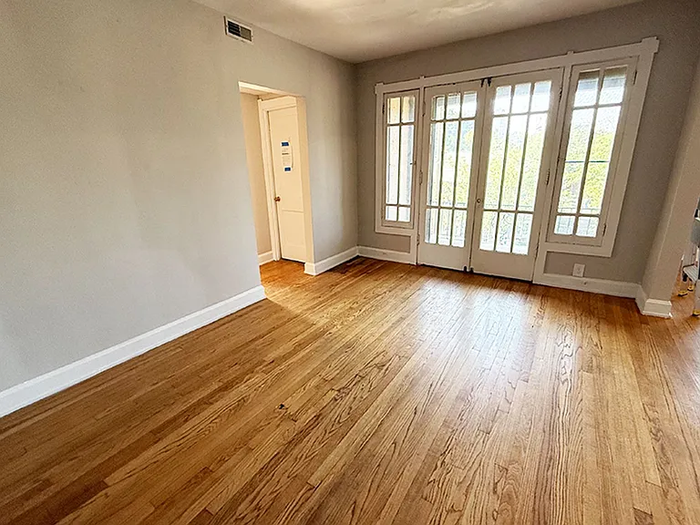 Tudor Court — Photo 173