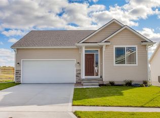402 N 18th St, Indianola, IA 50125