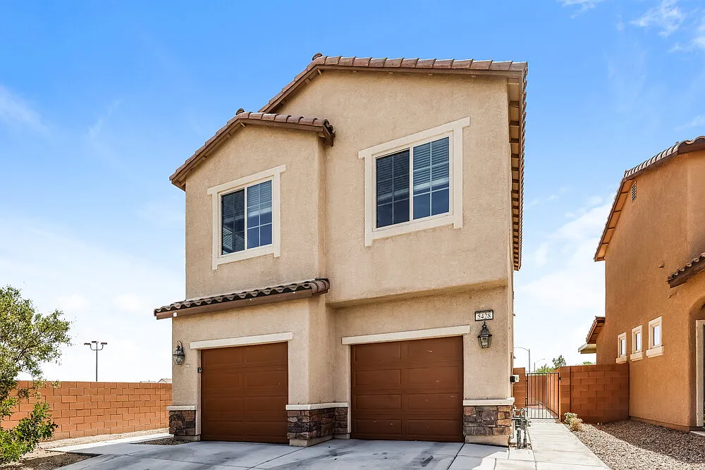 3 bed, 2.5 bath, 1498 sqft, $1,860 — Photo 4