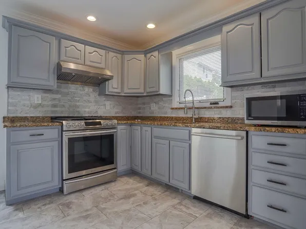 662 Ten Eyck Ave, Lyndhurst, NJ 07071