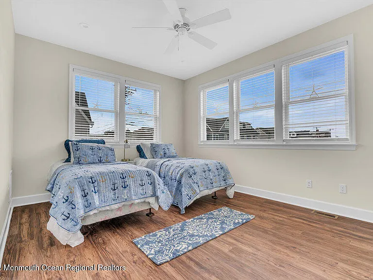 368 1st Ave — Photo 14