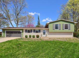 1104 Harmon St, Urbana, IL 61801