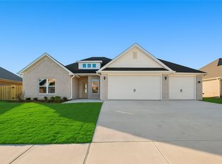 2409 Salmon St, Pea Ridge, AR 72751