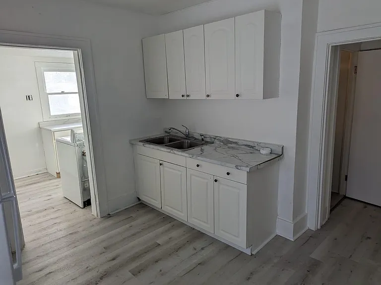 525 W Dakota Ave — Photo 19