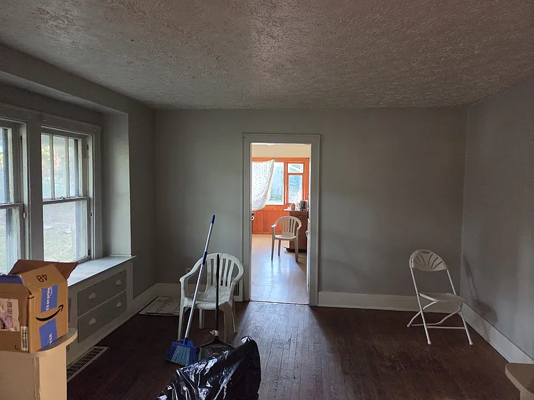935 E Crosier St — Photo 7