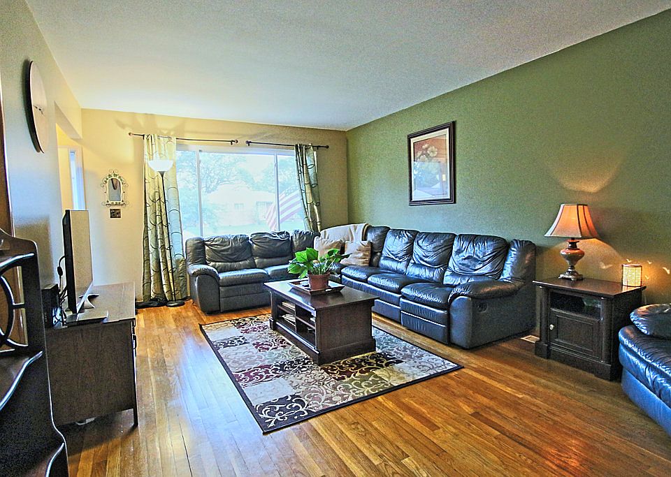 2nd image of 31255 Fairfield Dr